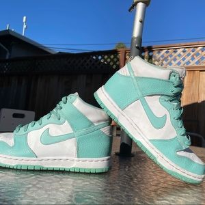 Nike Dunk High Island Green Size 7y